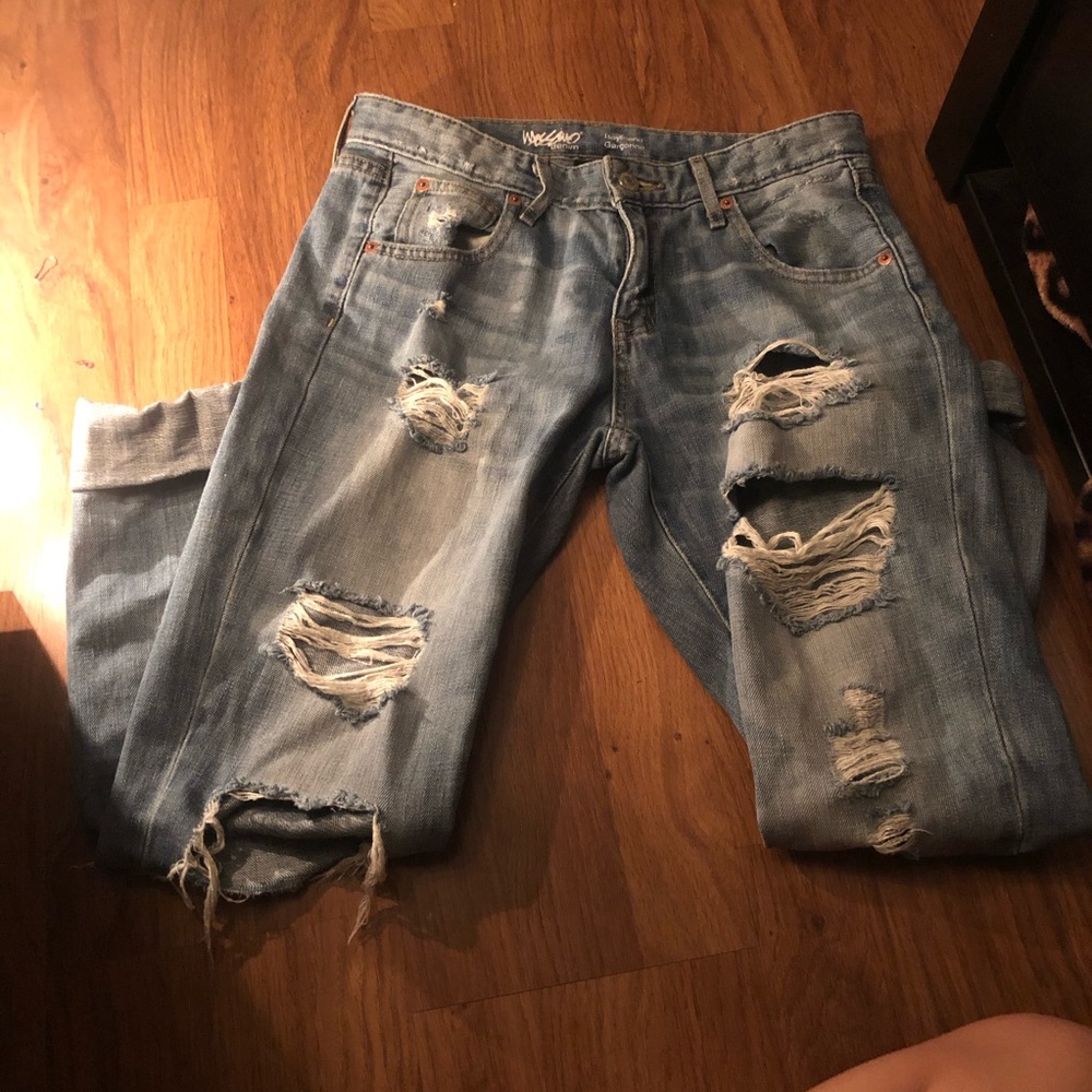 Distressed Boyfriend Jeans
